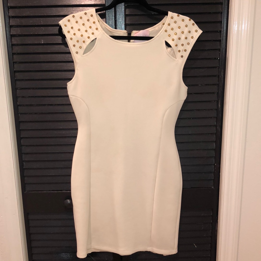 Romeo & Juliet dress gold studs